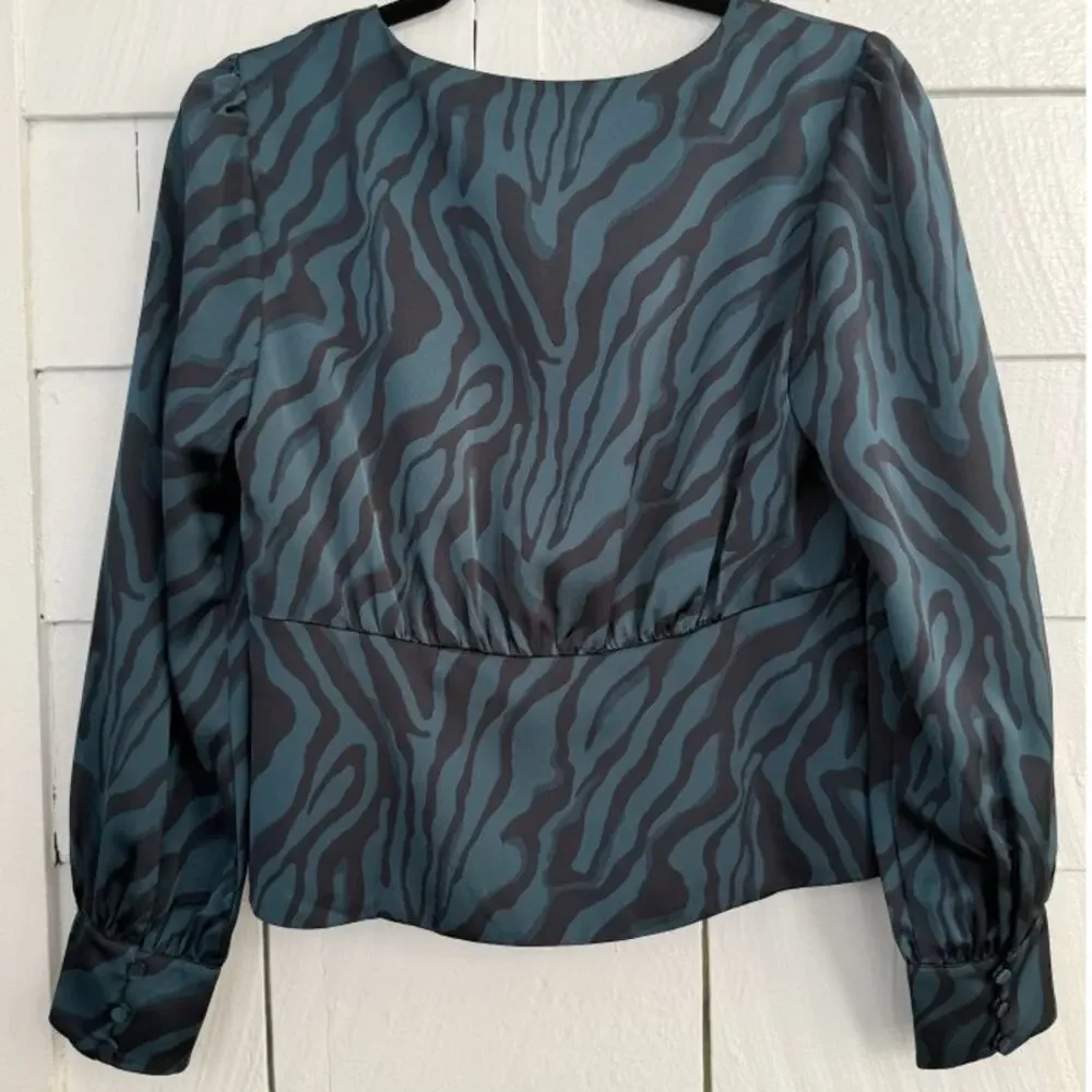 J. Crew Women 4 Charmeuse Satin Abstract Zebra Print Popover Blouse Artsy Sultry